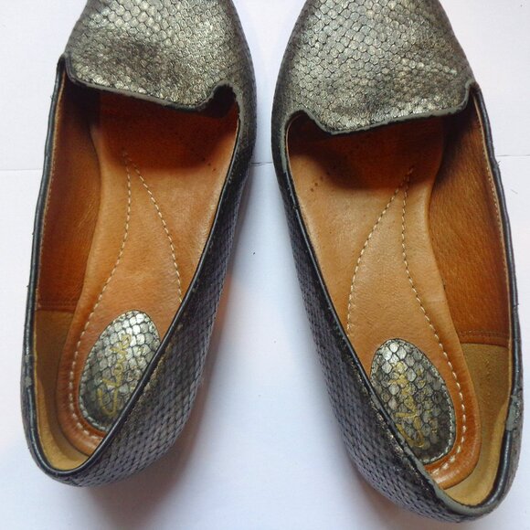 Clarks Artisan Women Pewter Metallic Snake Leather  Loafer Slip on Shoes Sz 6.5M - Picture 8 of 8